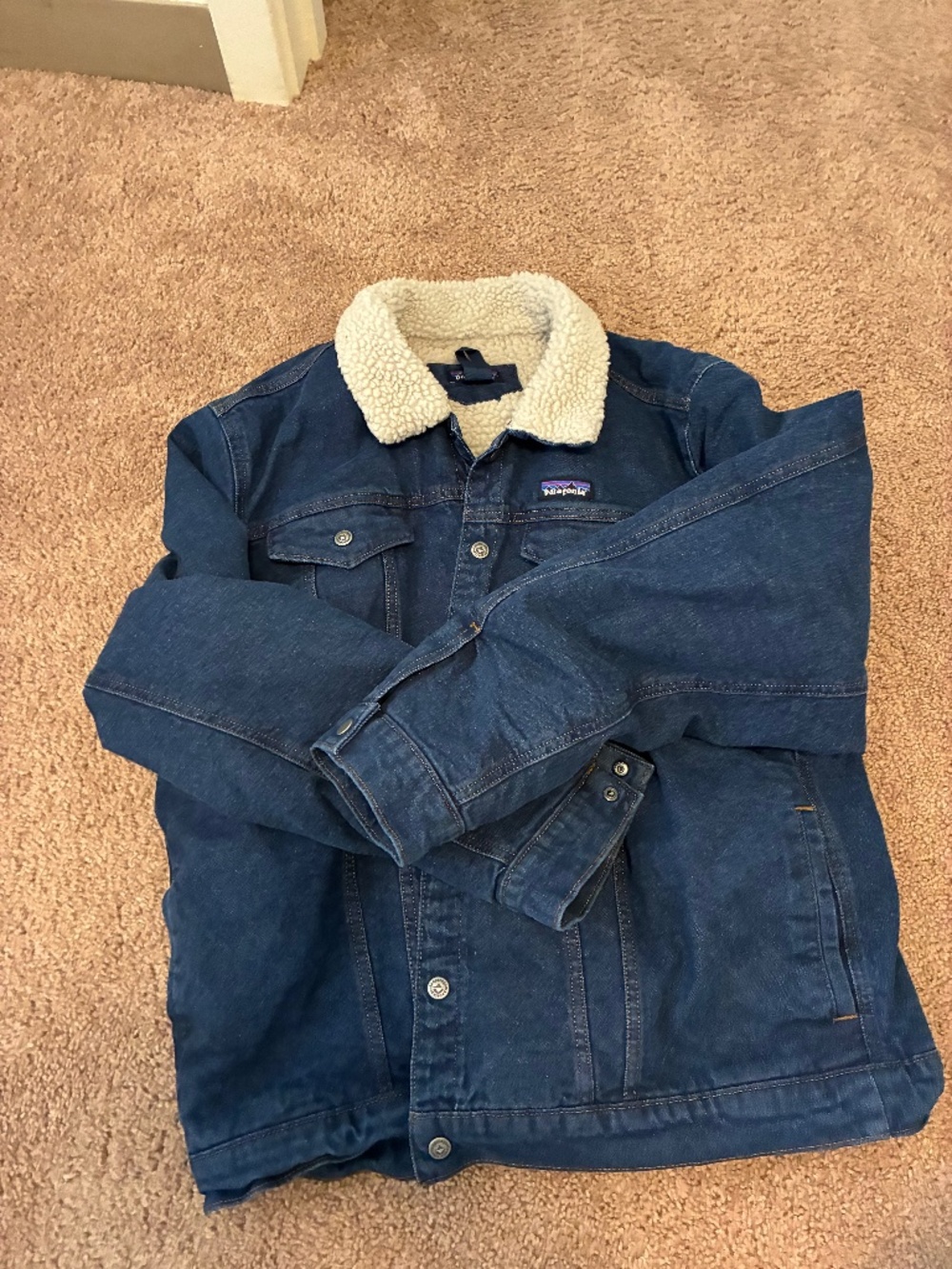 Patagonia Men's Pile-Lined Trucker Jacket XL. Original standard denim